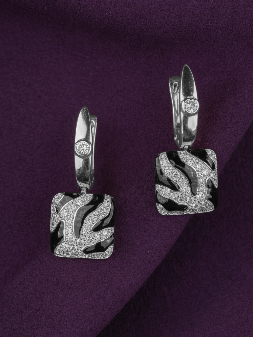 Серьги из белого золота c эмаль и бриллиантами