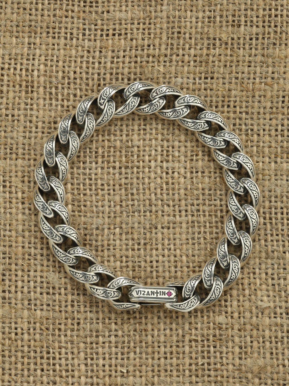 Браслет из серебра c рубином