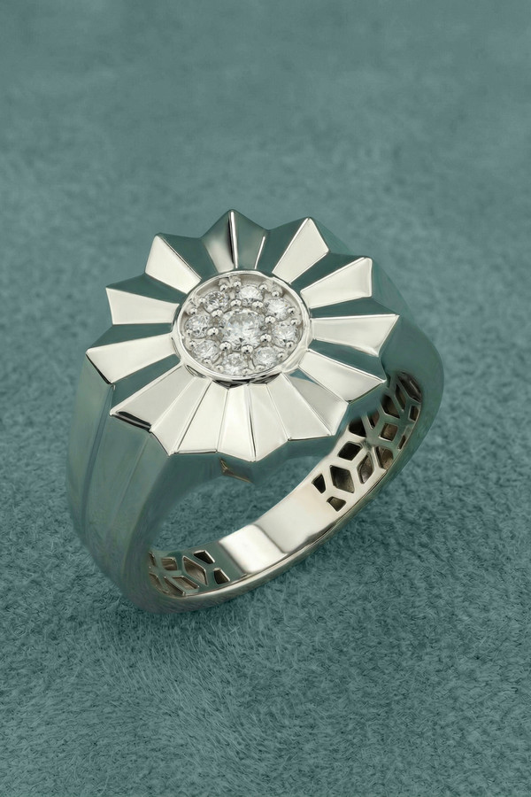 Кольцо из белого золота c бриллиантами