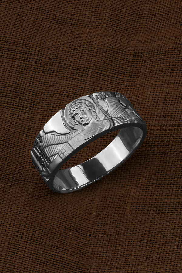 Кольцо из белого золота