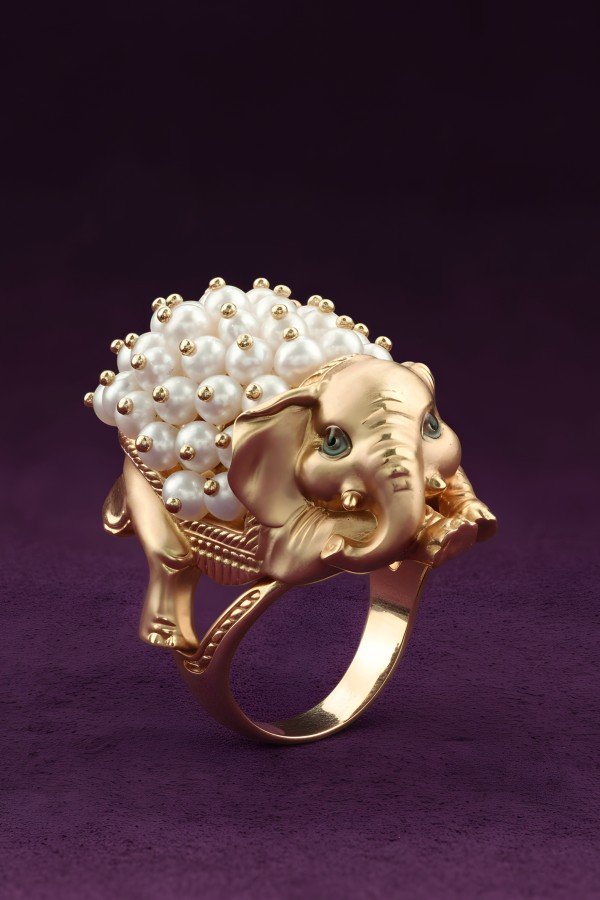 Кольцо из золота c эмалью и жемчугом