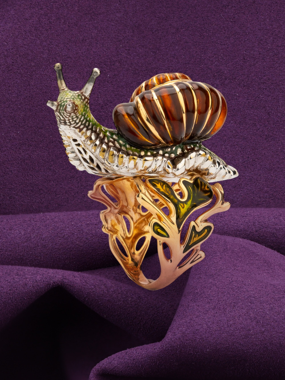 Кольцо из золота c эмаль