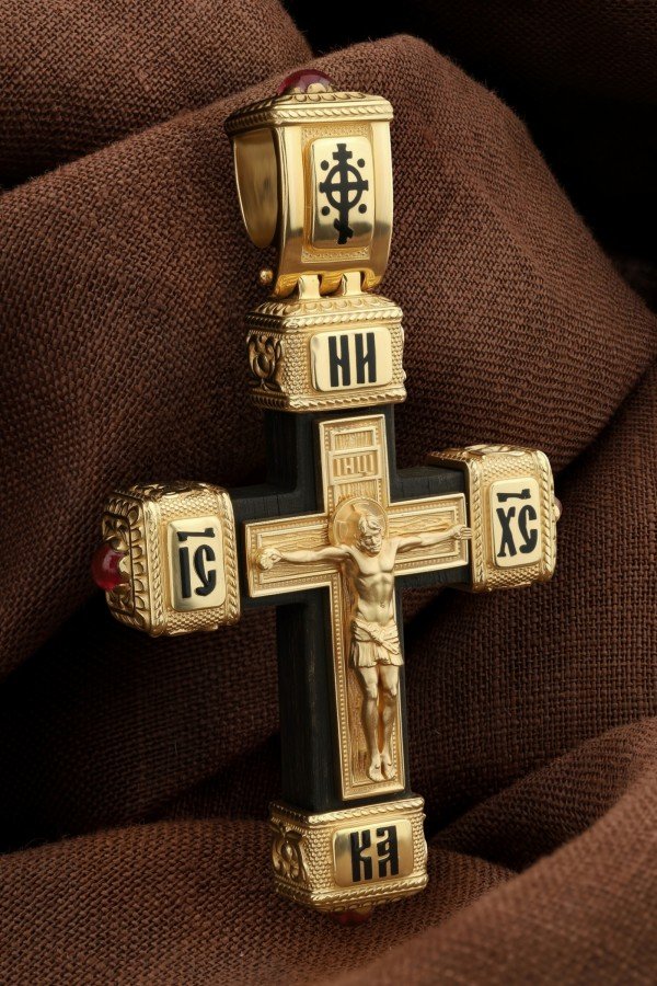 Крест из лимонного золота 585 пробы c эмалью, рубином и эбеновым деревом