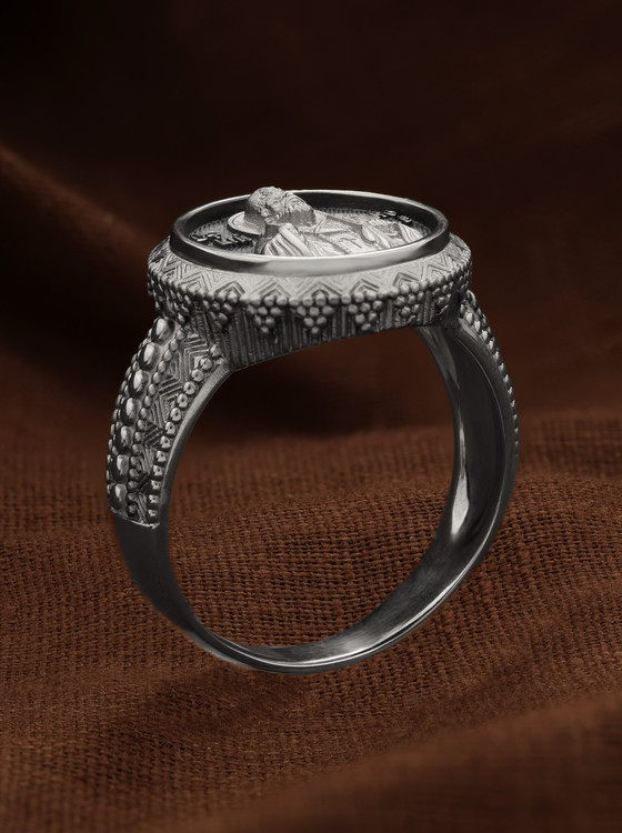 Кольцо из белого золота