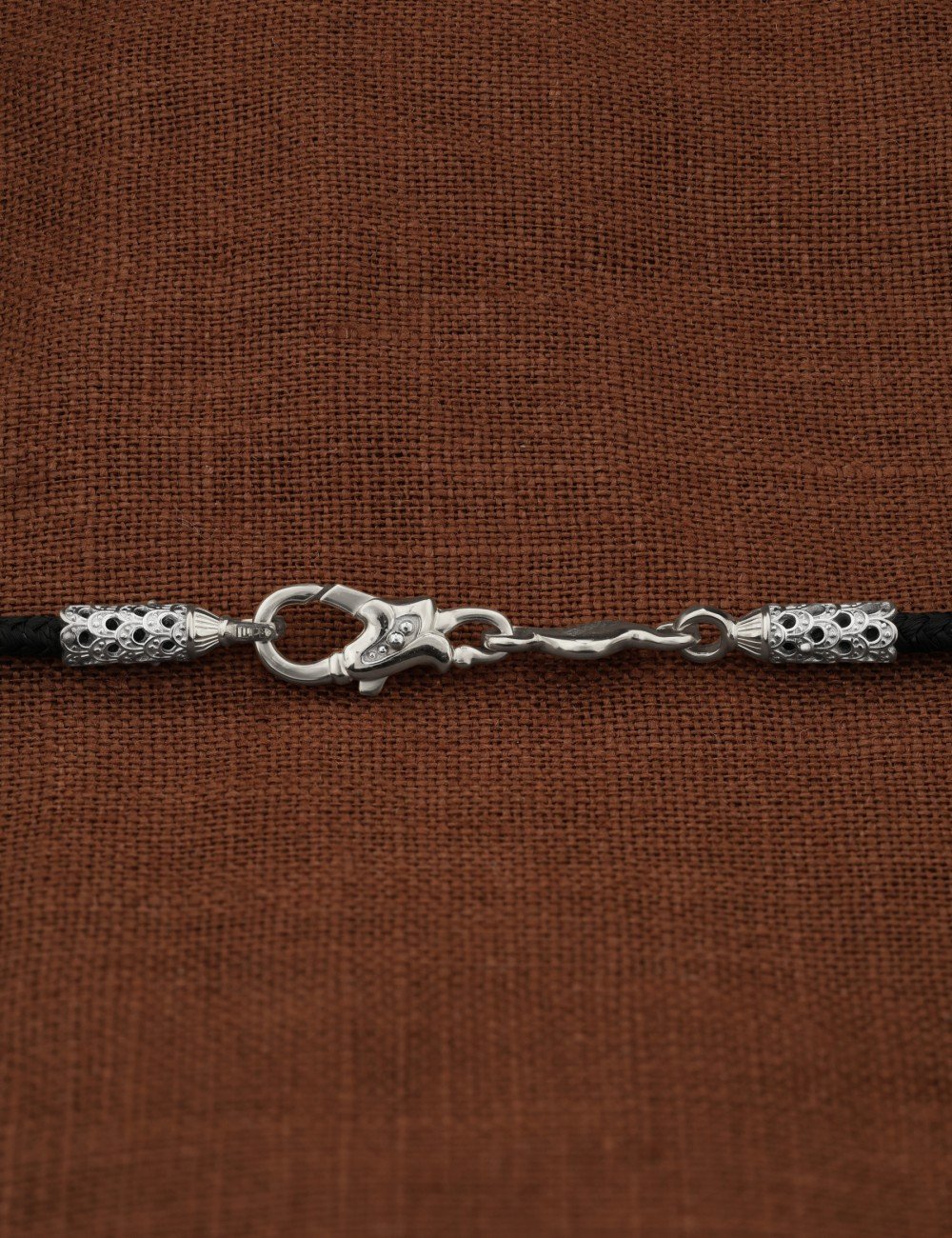 Шнурок шёлковый из белого золота 585 пробы c шёлковым шнурком