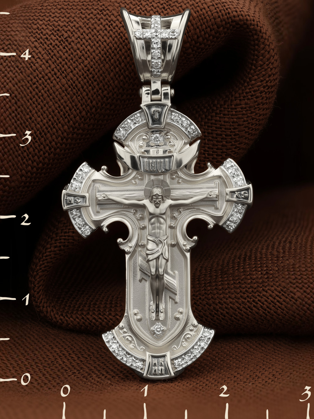 Крест из белого золота c бриллиантами