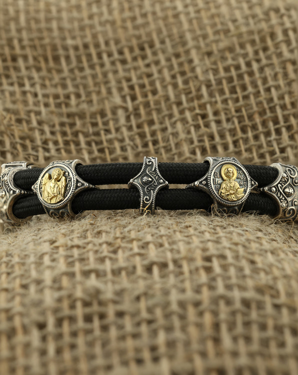 Браслет из серебра и золота c ониксом и шёлковым шнурком