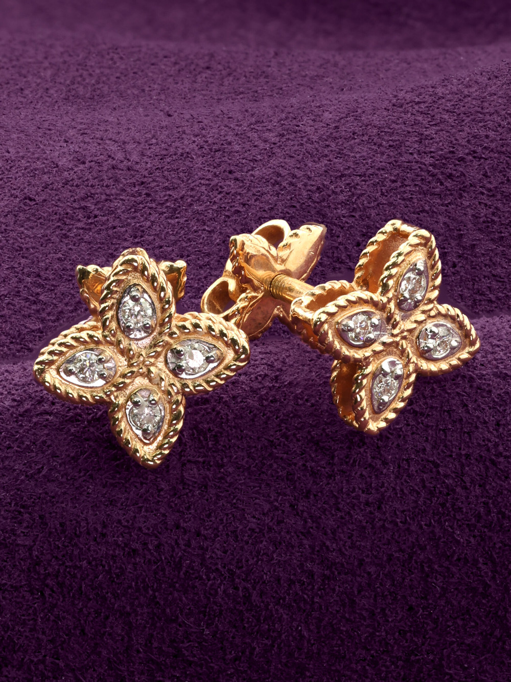 Серьги из золота c бриллиантами