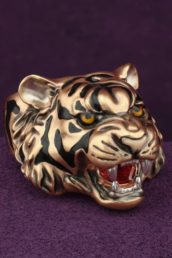 Кольцо из золота c эмалью