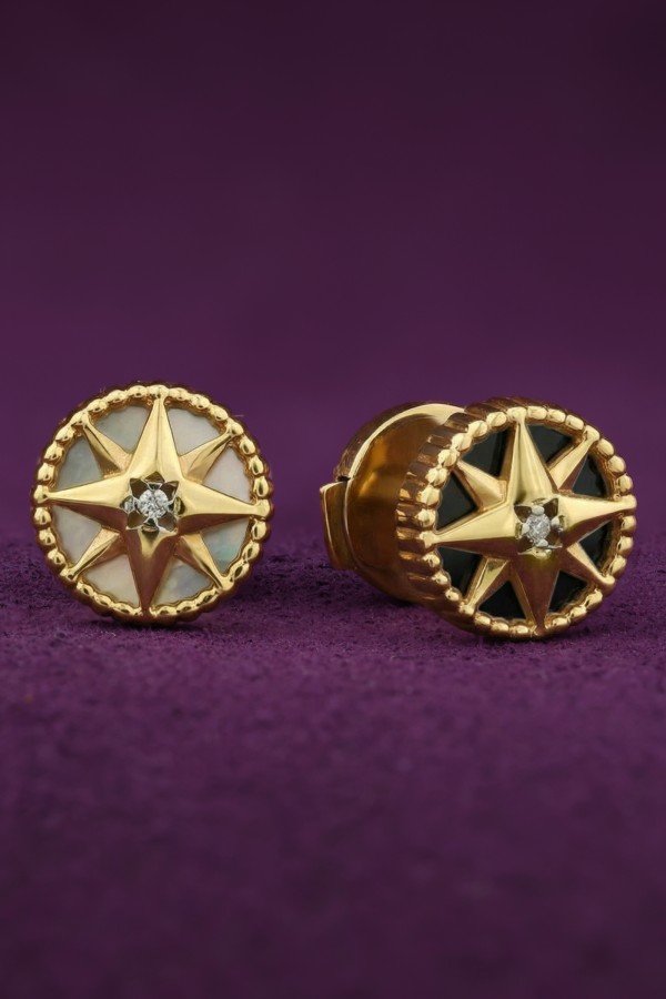 Серьги из лимонного золота c бриллиантами, ониксом и перламутром