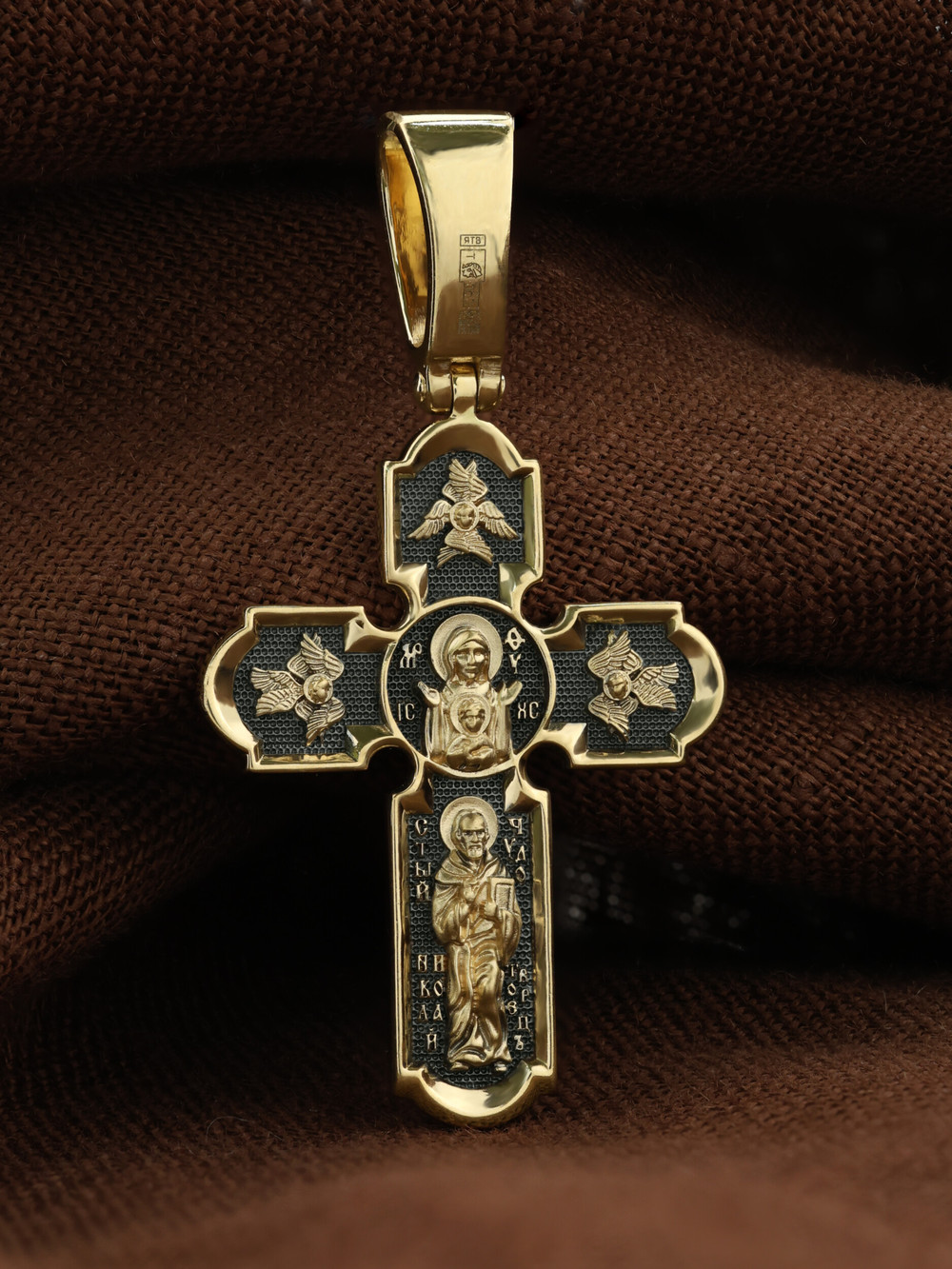 Крест из лимонного золота