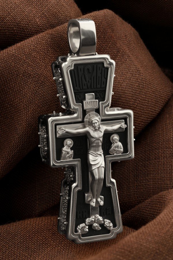 Крест из белого золота c эбеновым деревом