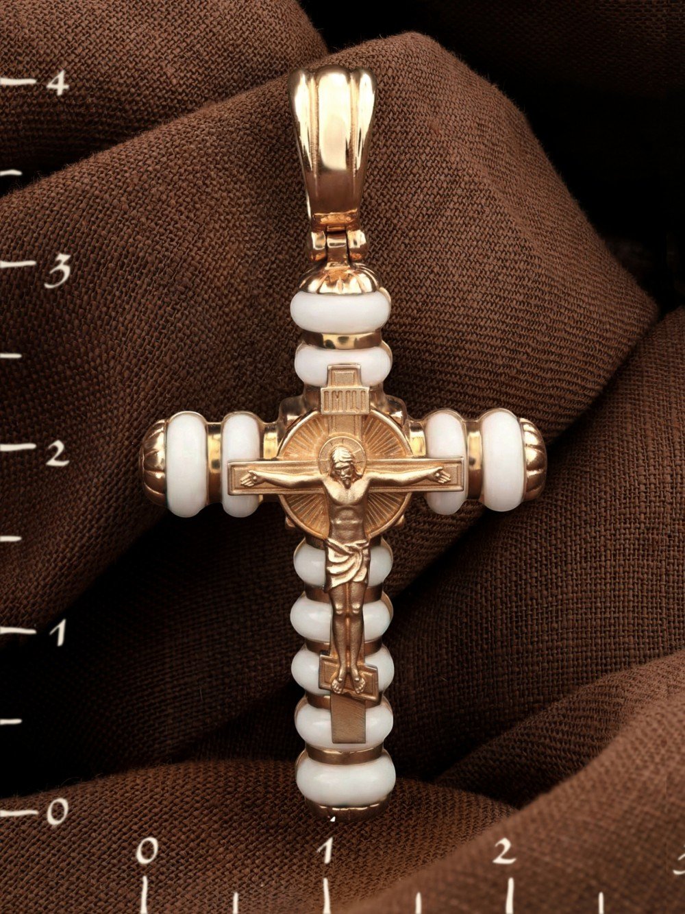 Крест из золота c кахолонгом