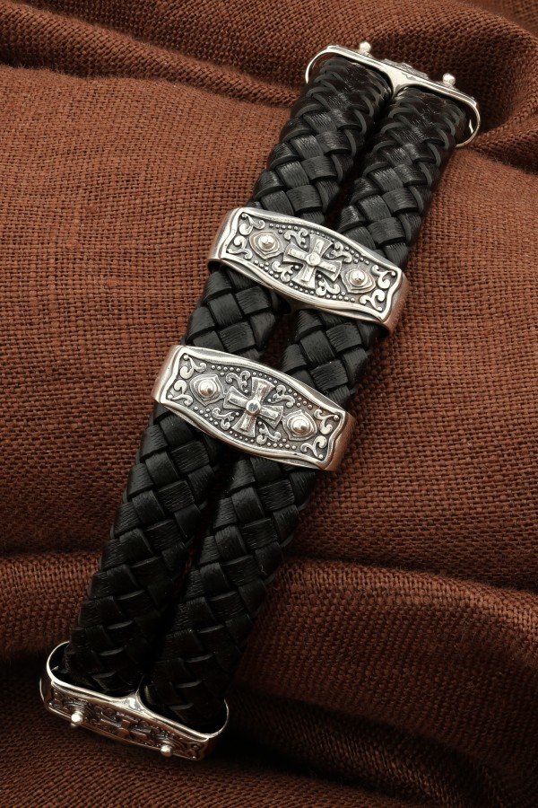 Браслет из серебра 925 пробы c кожаным шнурком