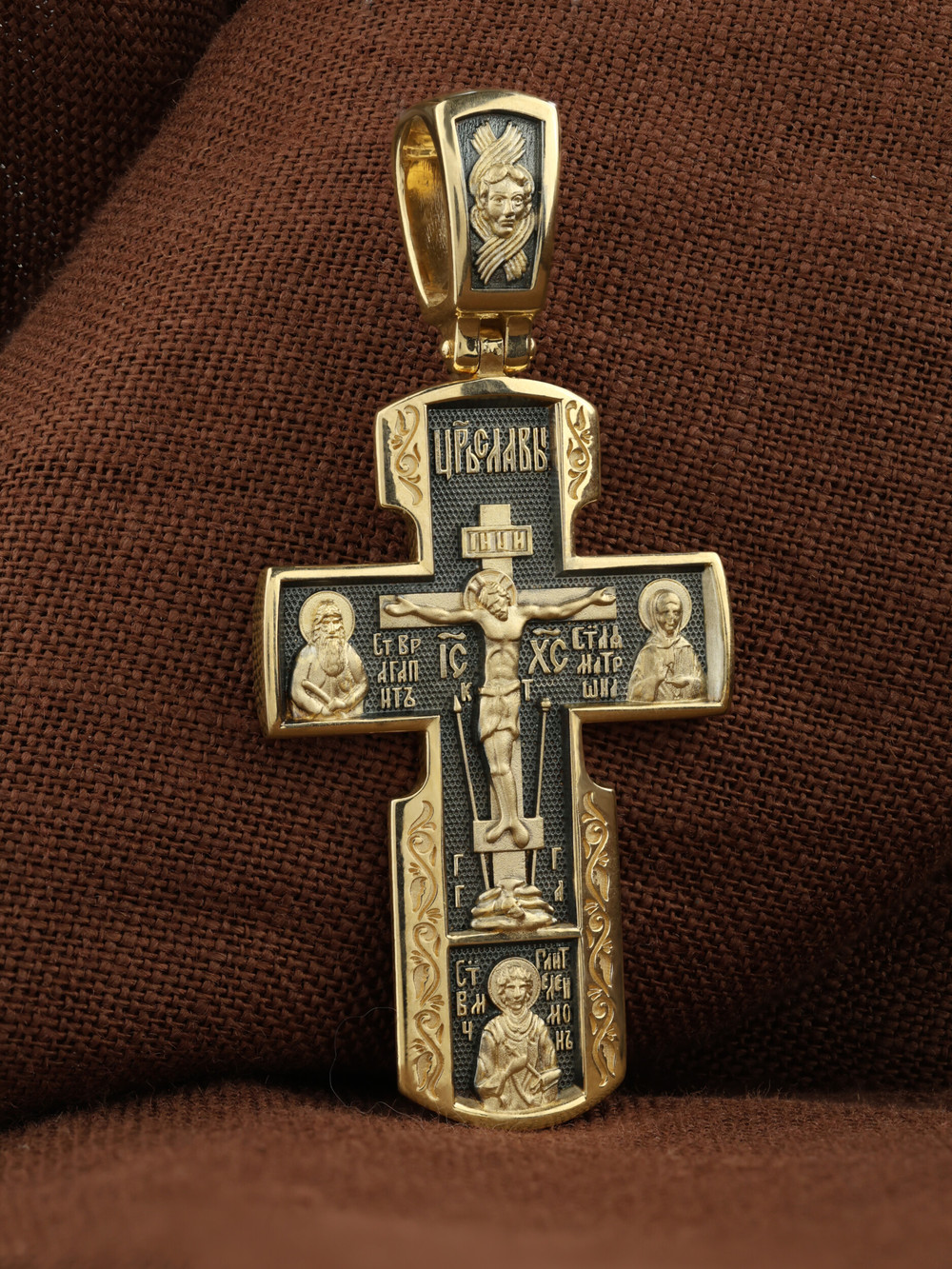 Крест из лимонного золота