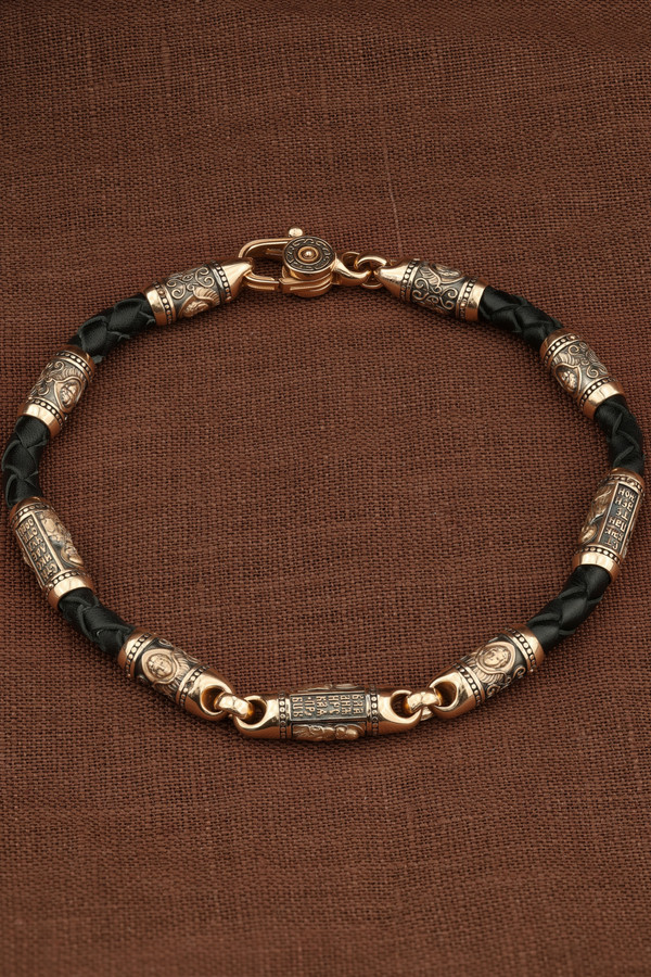 Браслет из золота c кожаным шнурком