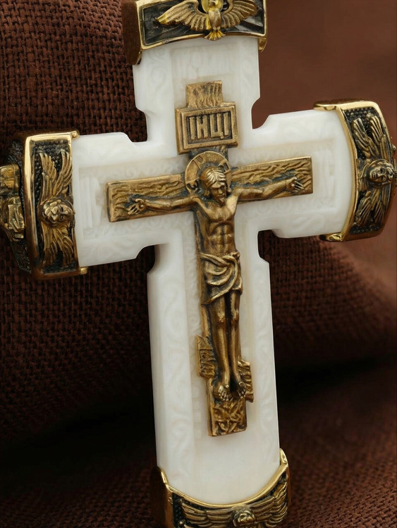 Крест из лимонного золота c бивнем мамонта