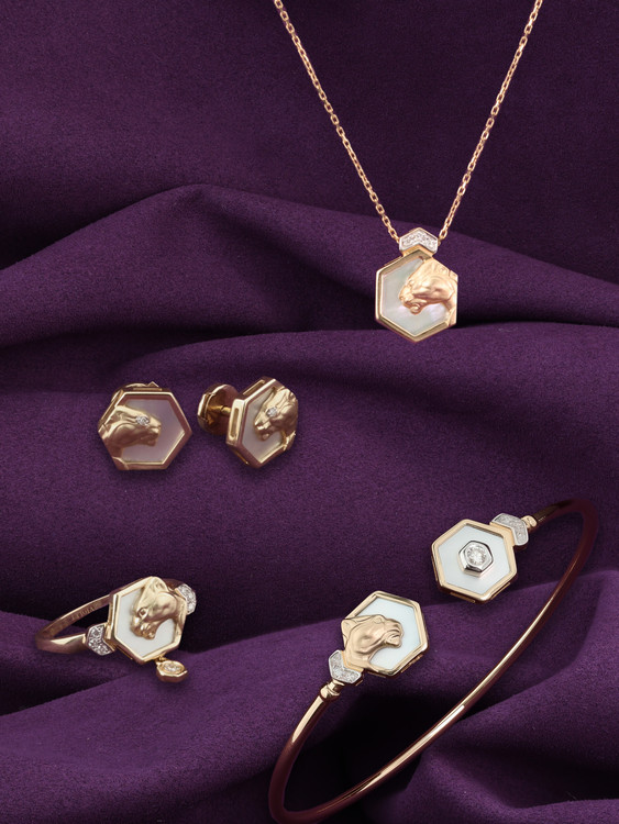 Колье из золота c бриллиантами и перламутром