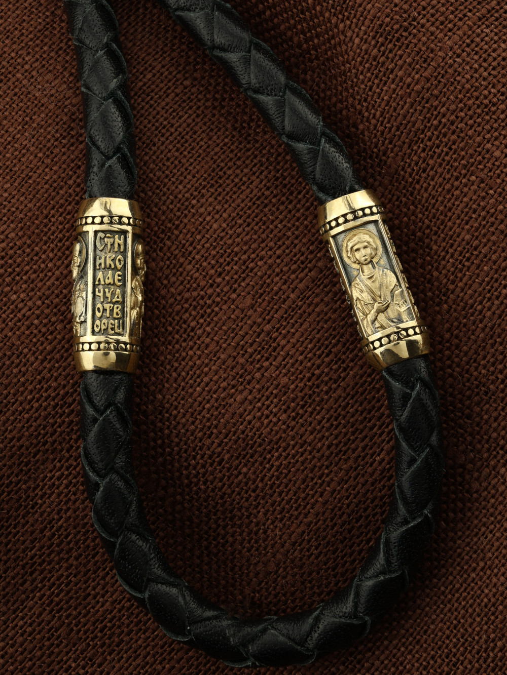 Шнурок кожаный из лимонного золота c кожаным шнурком и ониксом