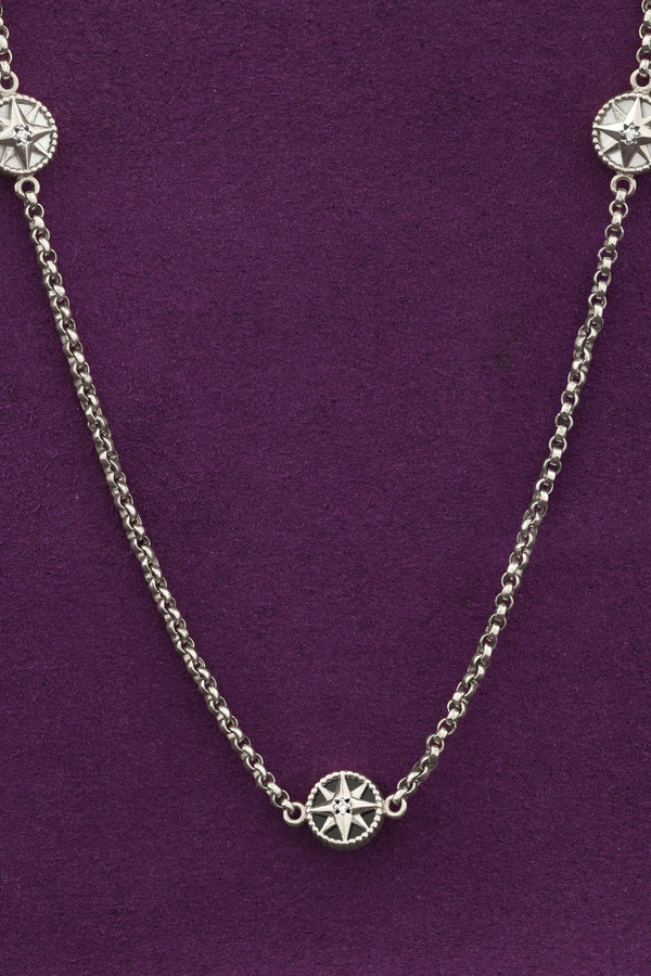 Колье из белого золота c бриллиантами, ониксом и перламутром