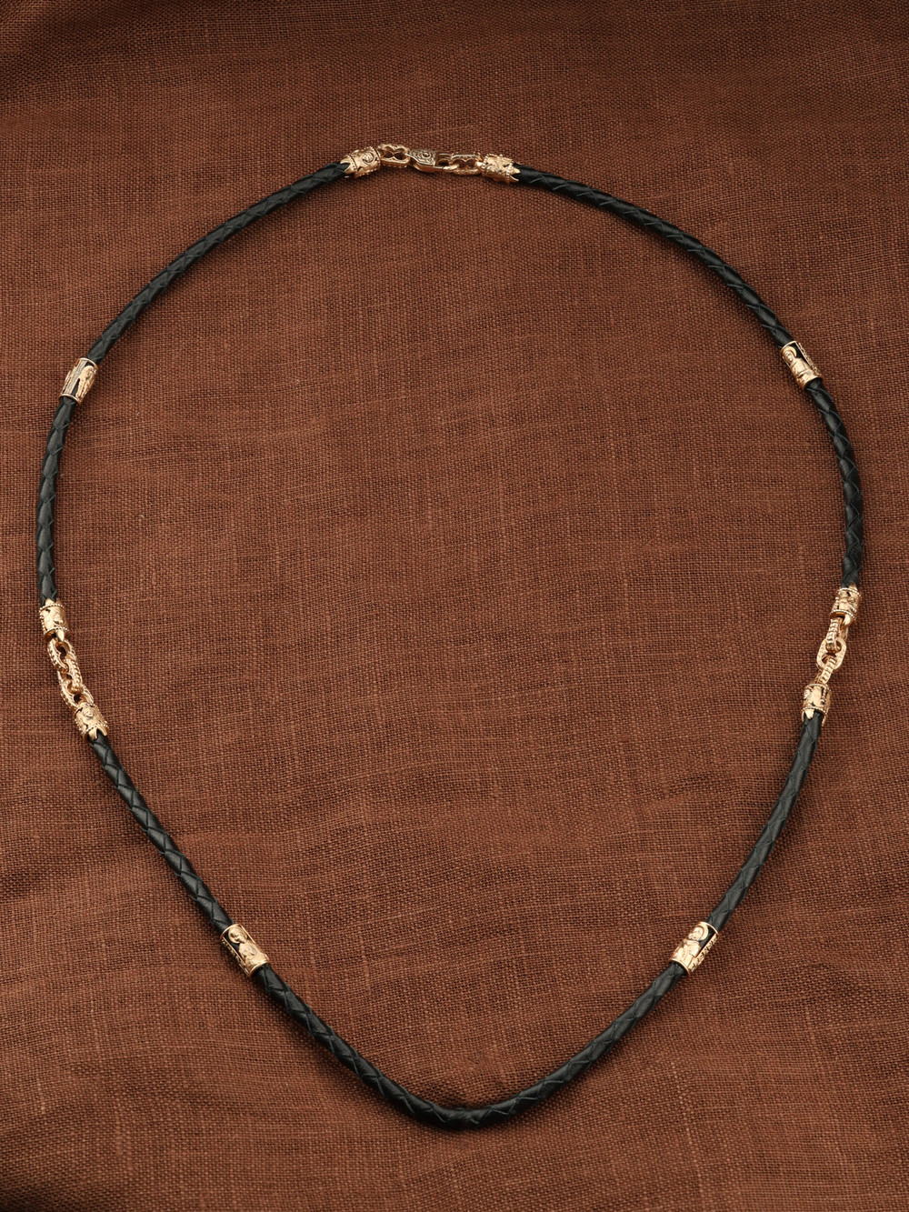 Шнурок кожаный из золота c кожаным шнурком