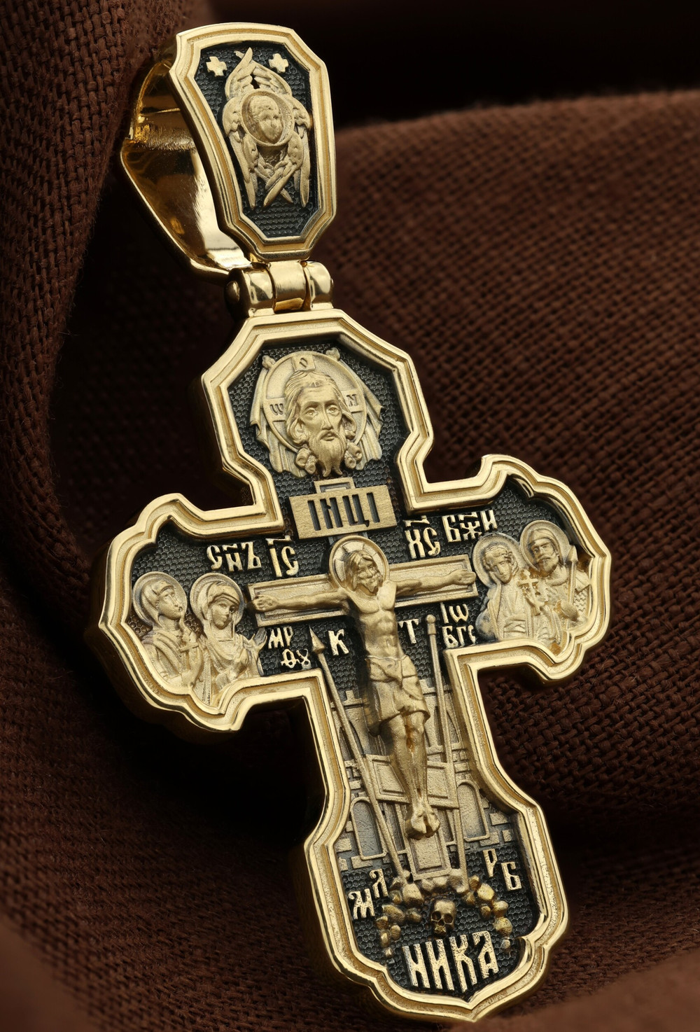 Крест из лимонного золота