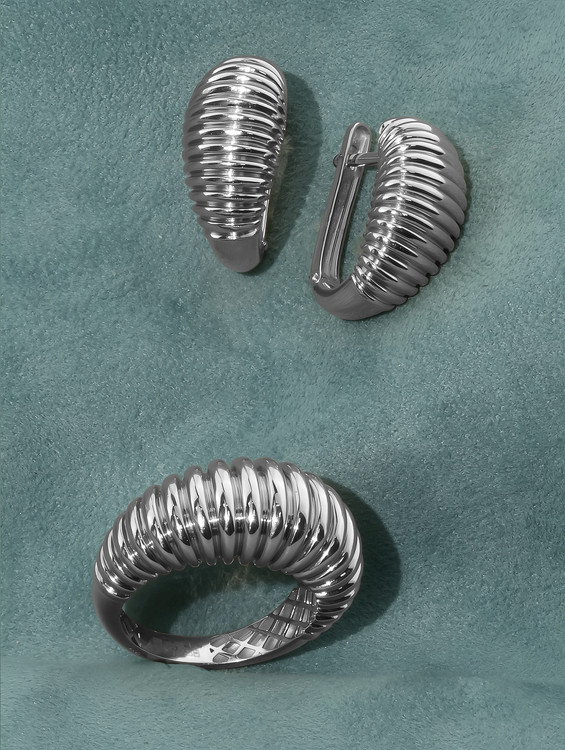 Кольцо из белого золота