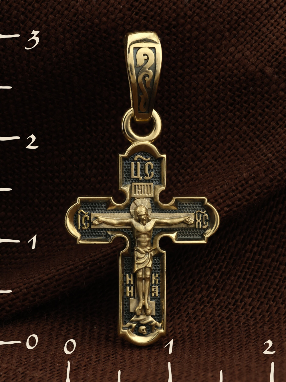 Крест из лимонного золота