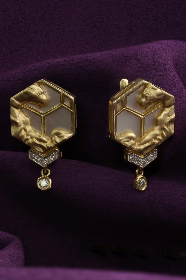 Серьги из лимонного золота 585 пробы c бриллиантами и перламутром