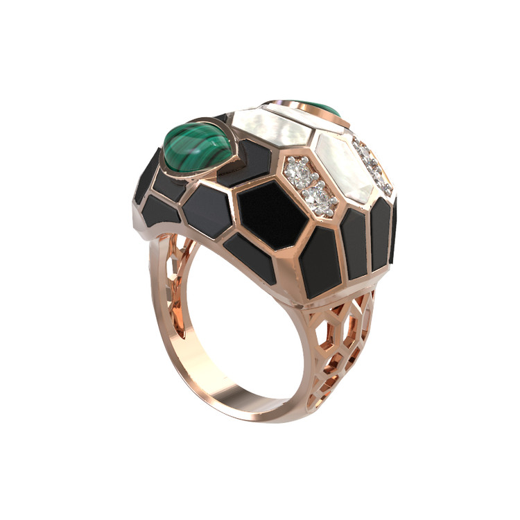 Кольцо из золота c бриллиантами, рубином, ониксом, малахитом и перламутром