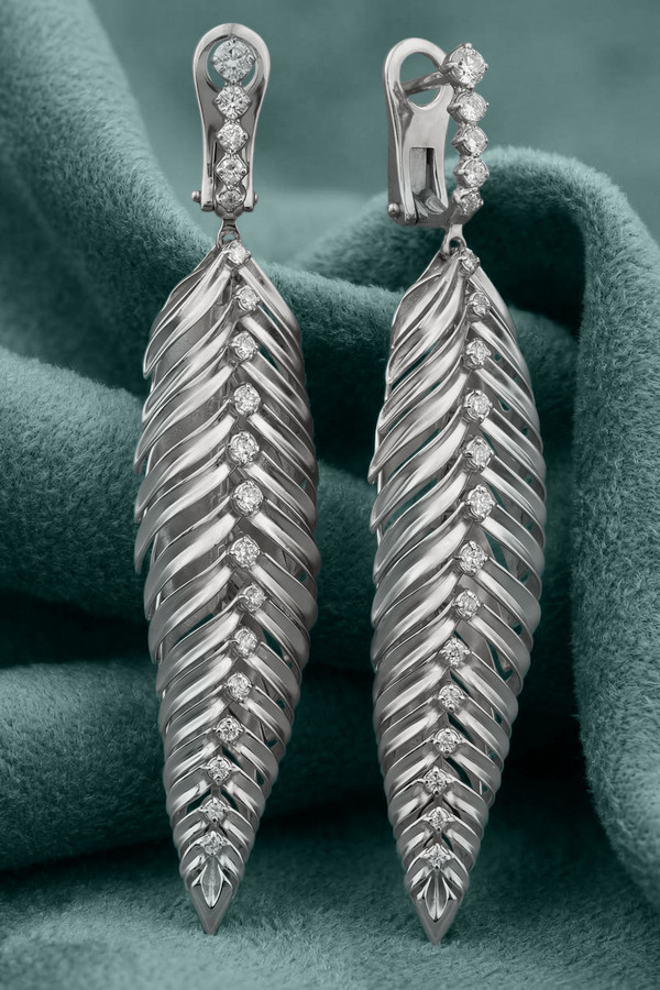 Серьги из белого золота c бриллиантами