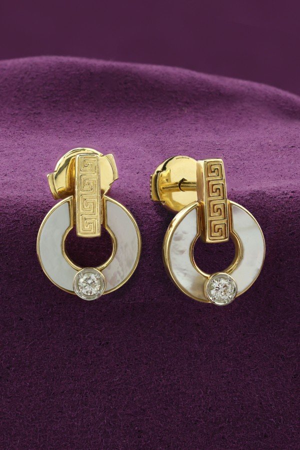 Серьги из лимонного золота c бриллиантами и перламутром