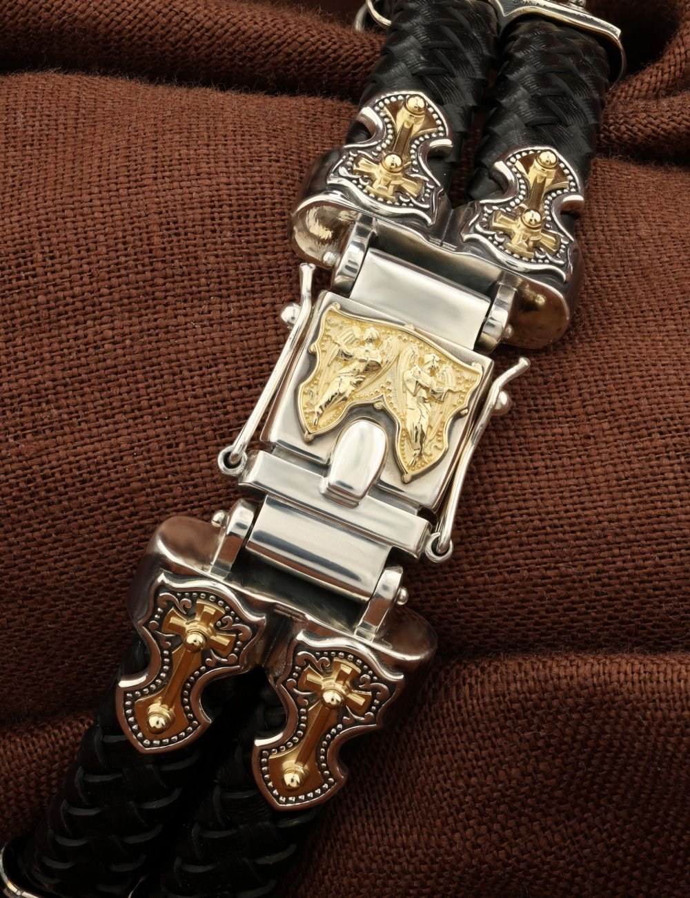 Браслет из серебра 925 пробы и золота 585 пробы c кожаным шнурком