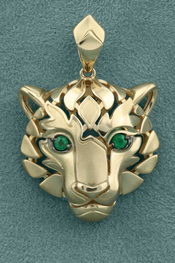 Подвеска из лимонного золота c изумрудом