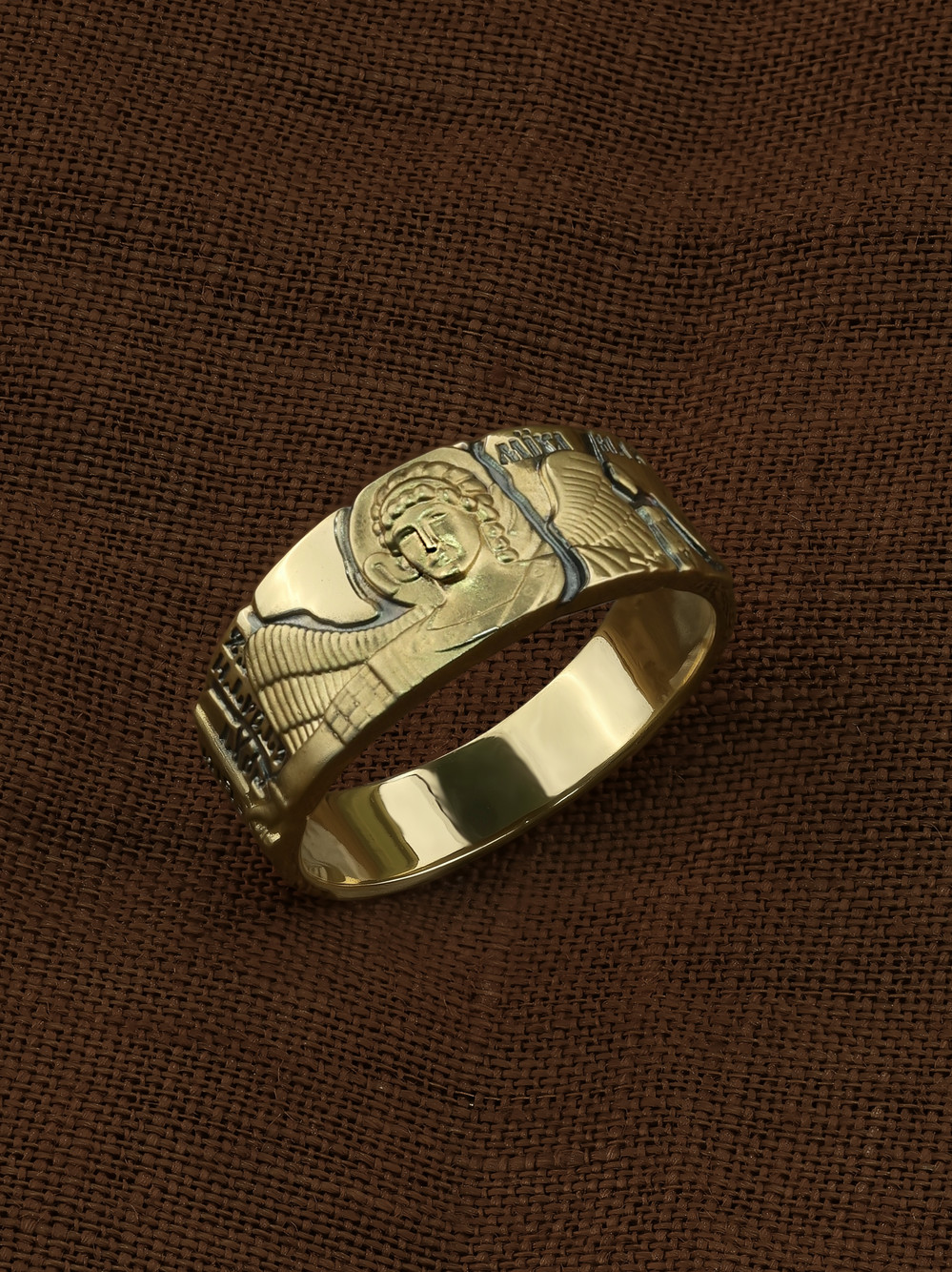 Кольцо из лимонного золота