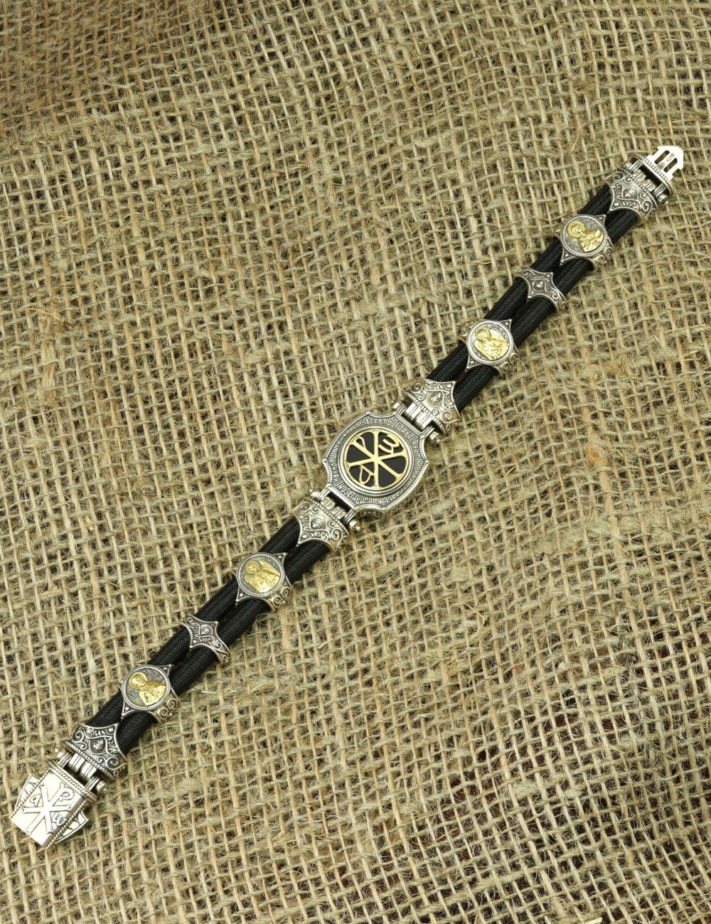Браслет из серебра 925 пробы и золота 585 пробы c ониксом и шёлковым шнурком