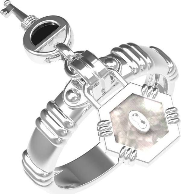 Кольцо из белого золота c ониксом и перламутром