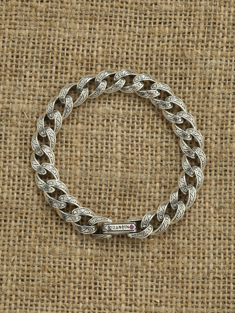 Браслет из серебра c рубином