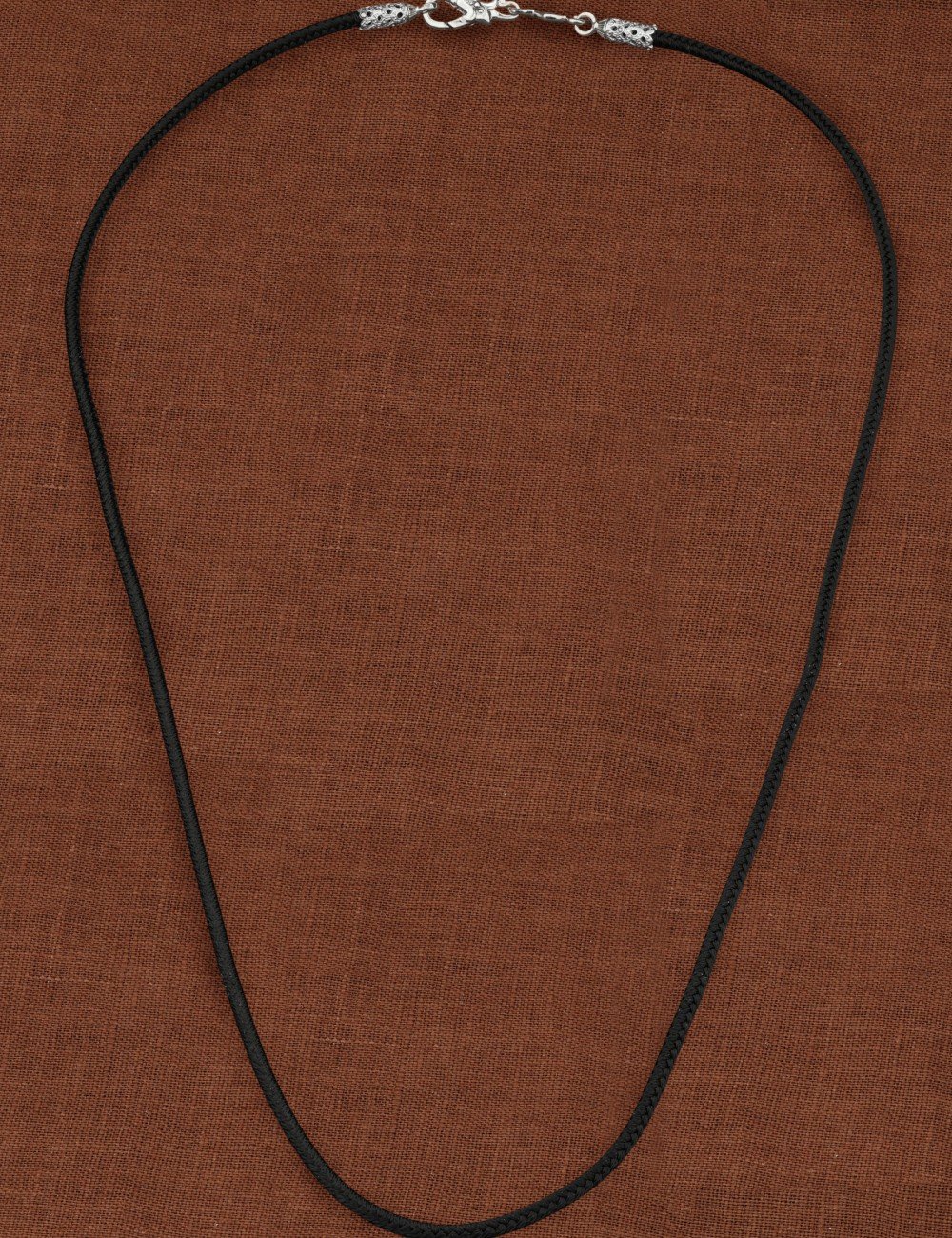 Шнурок шёлковый из белого золота 585 пробы c шёлковым шнурком