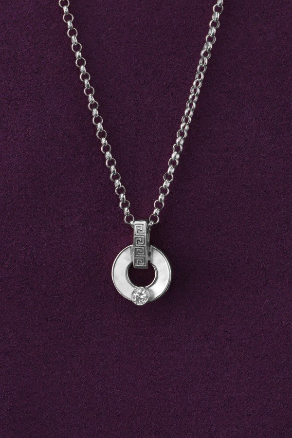 Колье из белого золота c бриллиантами и перламутром