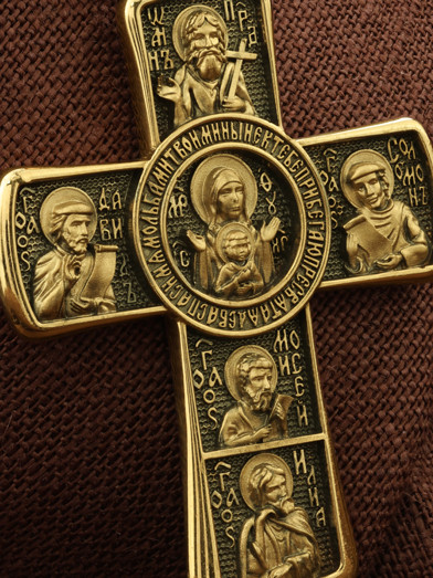 Крест из лимонного золота