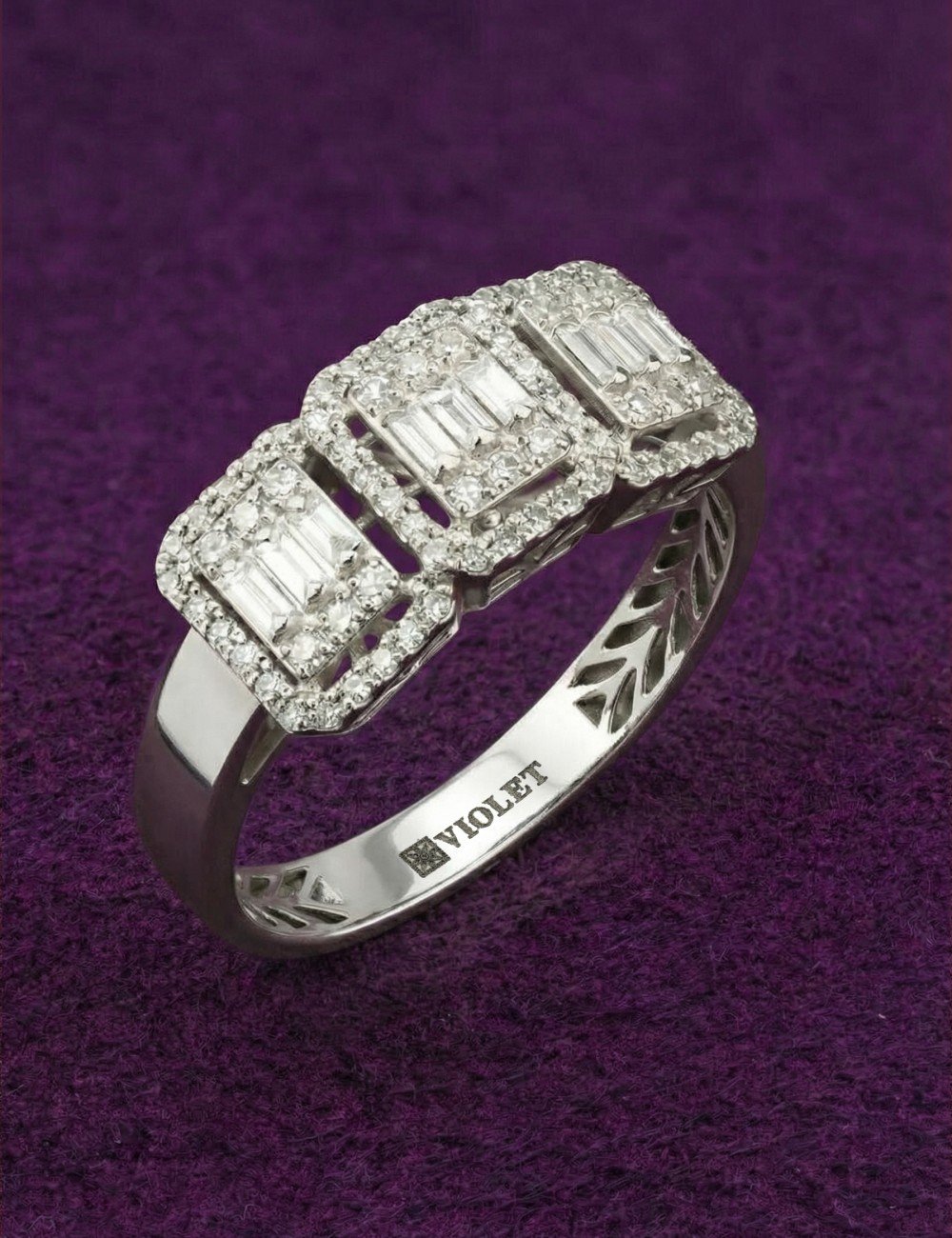 Кольцо из белого золота c бриллиантами