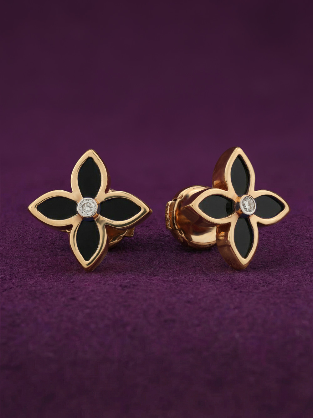 Серьги из золота c бриллиантами и ониксом