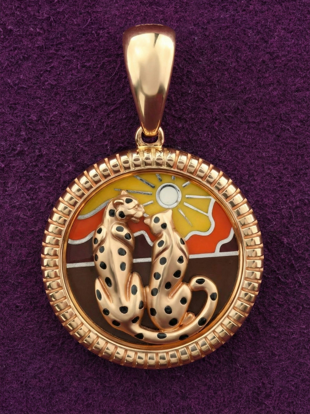 Подвеска из золота c эмаль