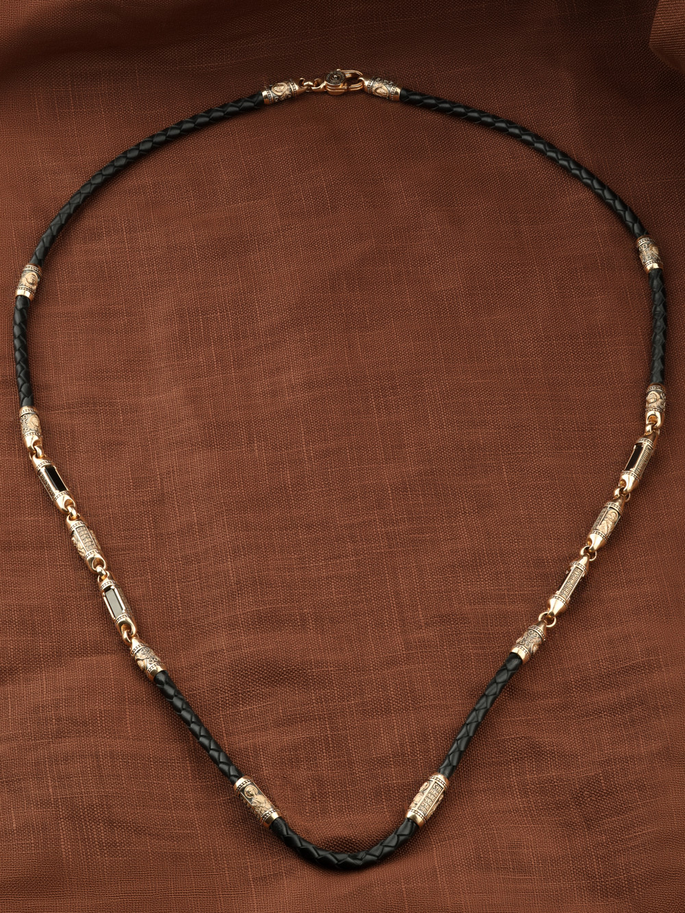 Шнурок кожаный из золота c кожаным шнурком и ониксом