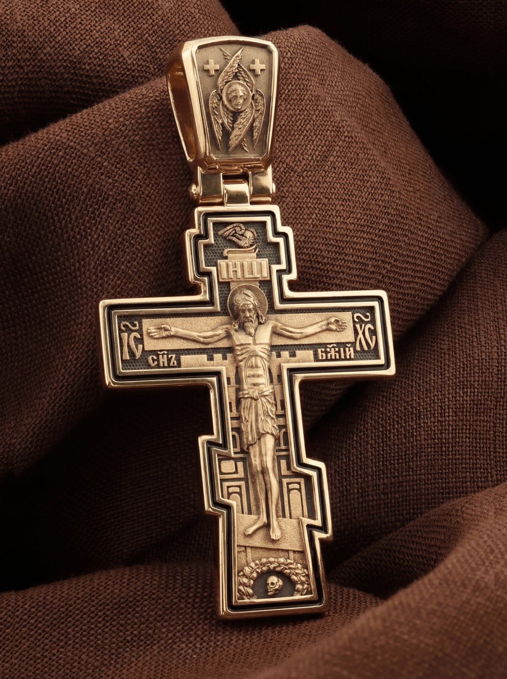 Крест из золота c эмаль