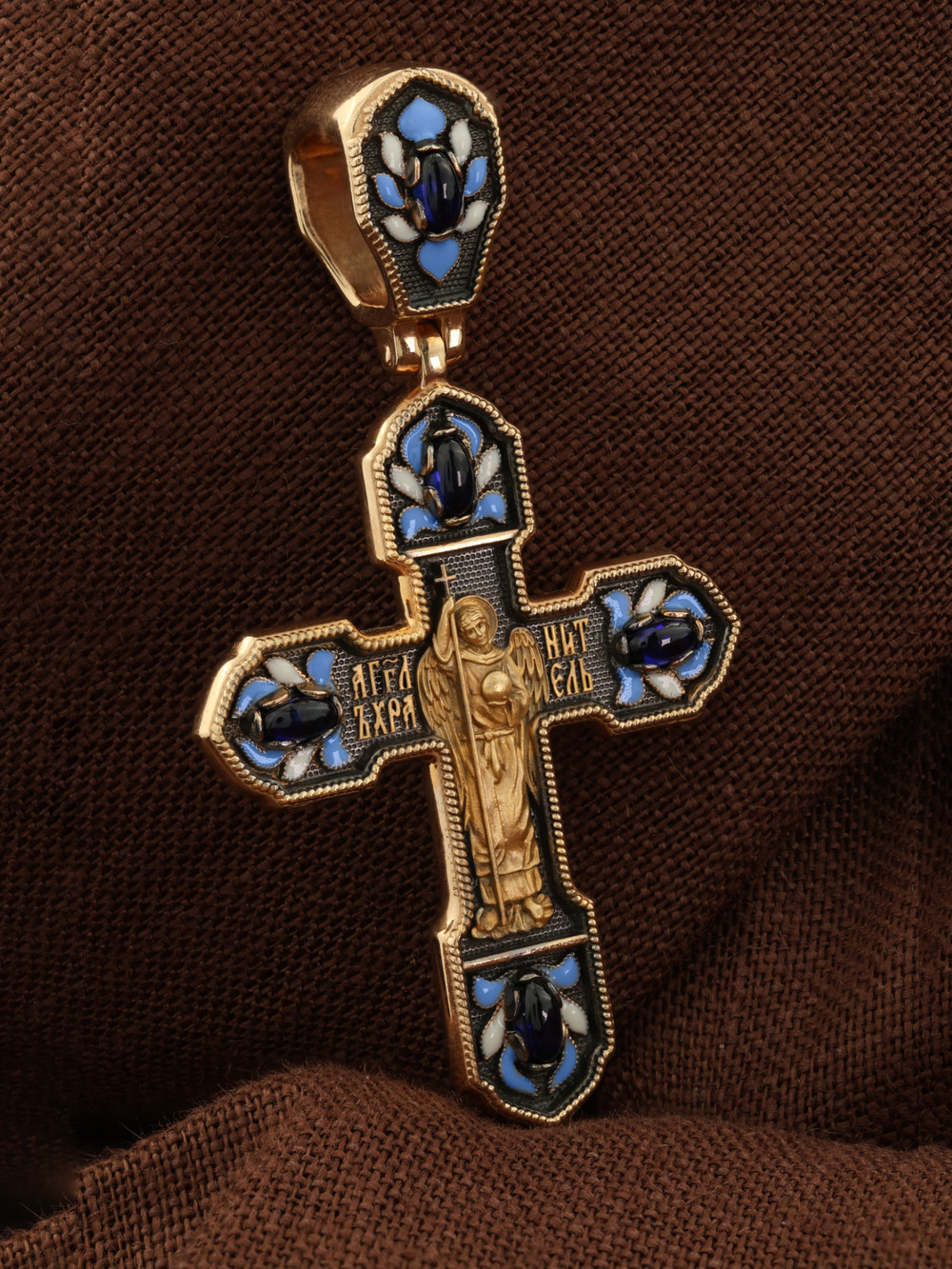 Крест из золота c эмаль и сапфиром