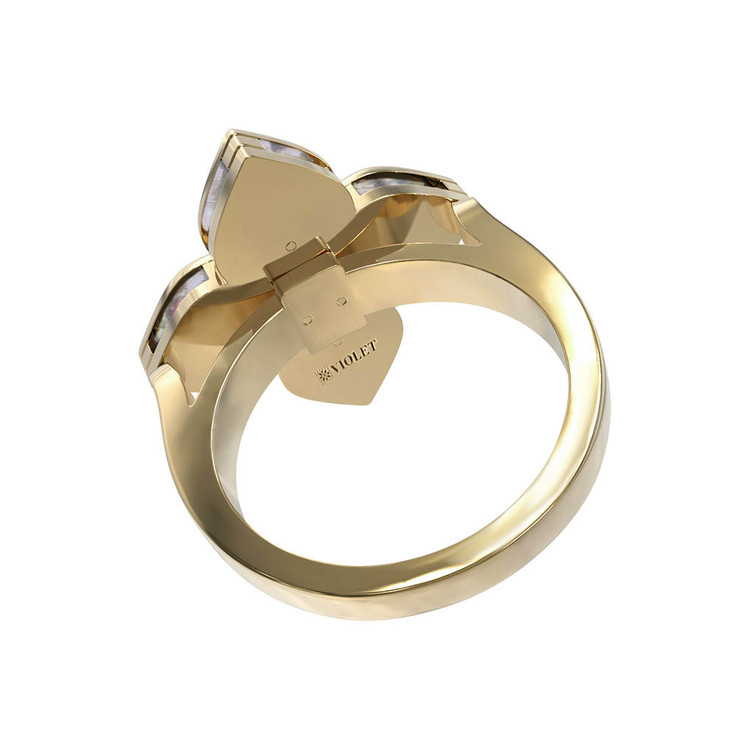 Кольцо из лимонного золота c бриллиантами и перламутром