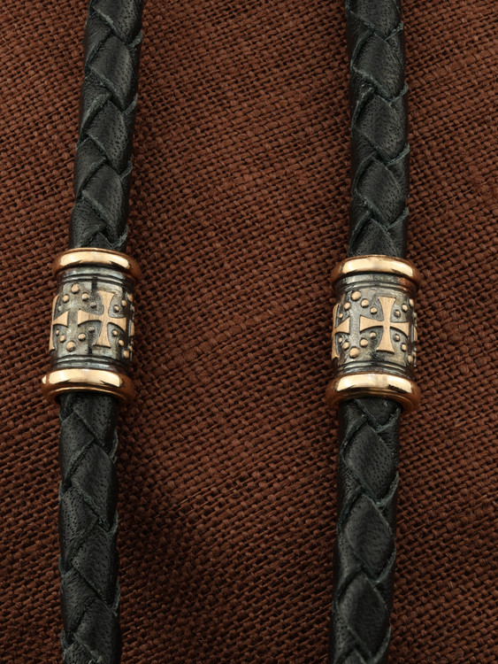 Шнурок кожаный из золота c кожаным шнурком