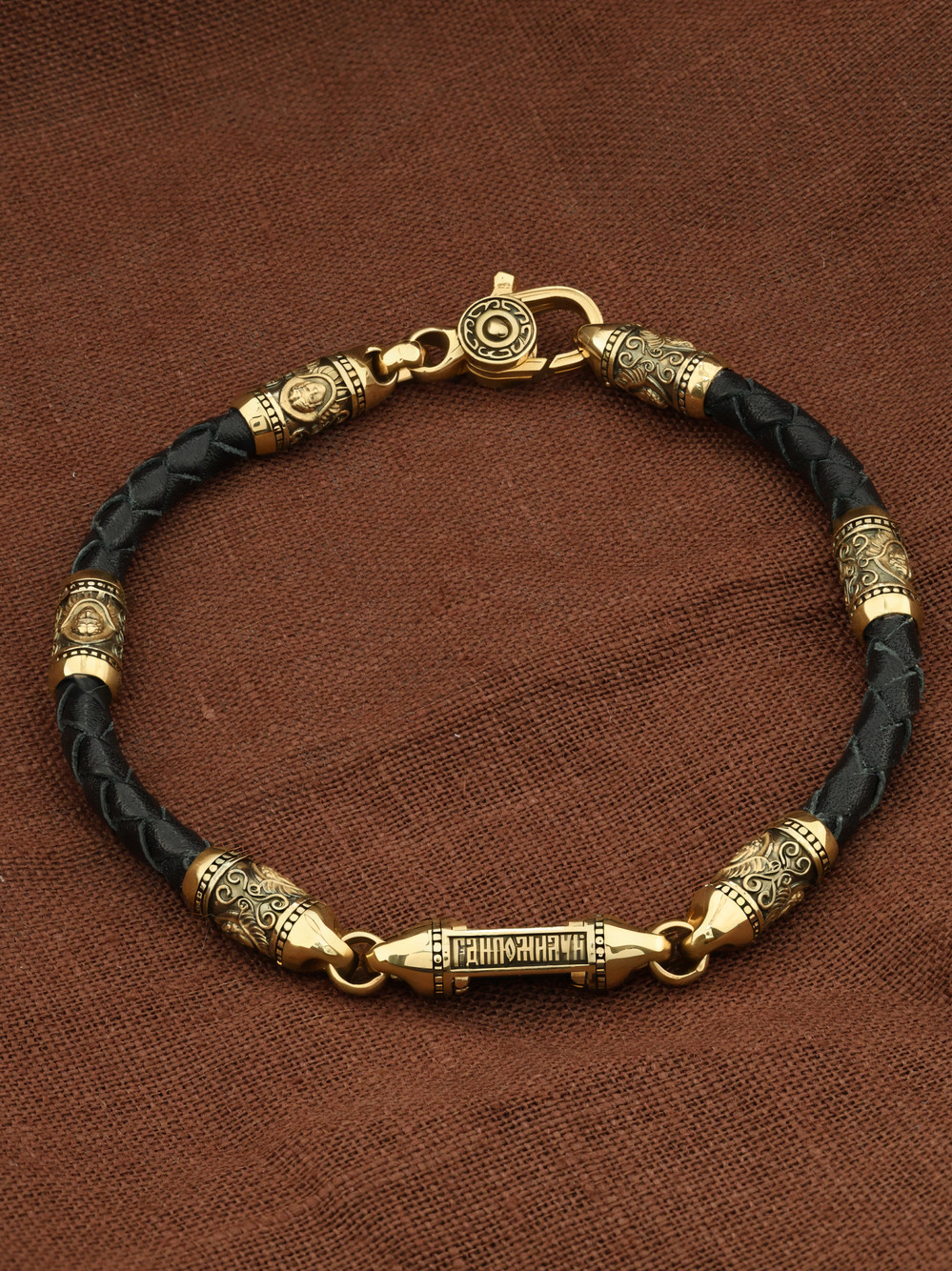 Браслет из лимонного золота c кожаным шнурком и ониксом